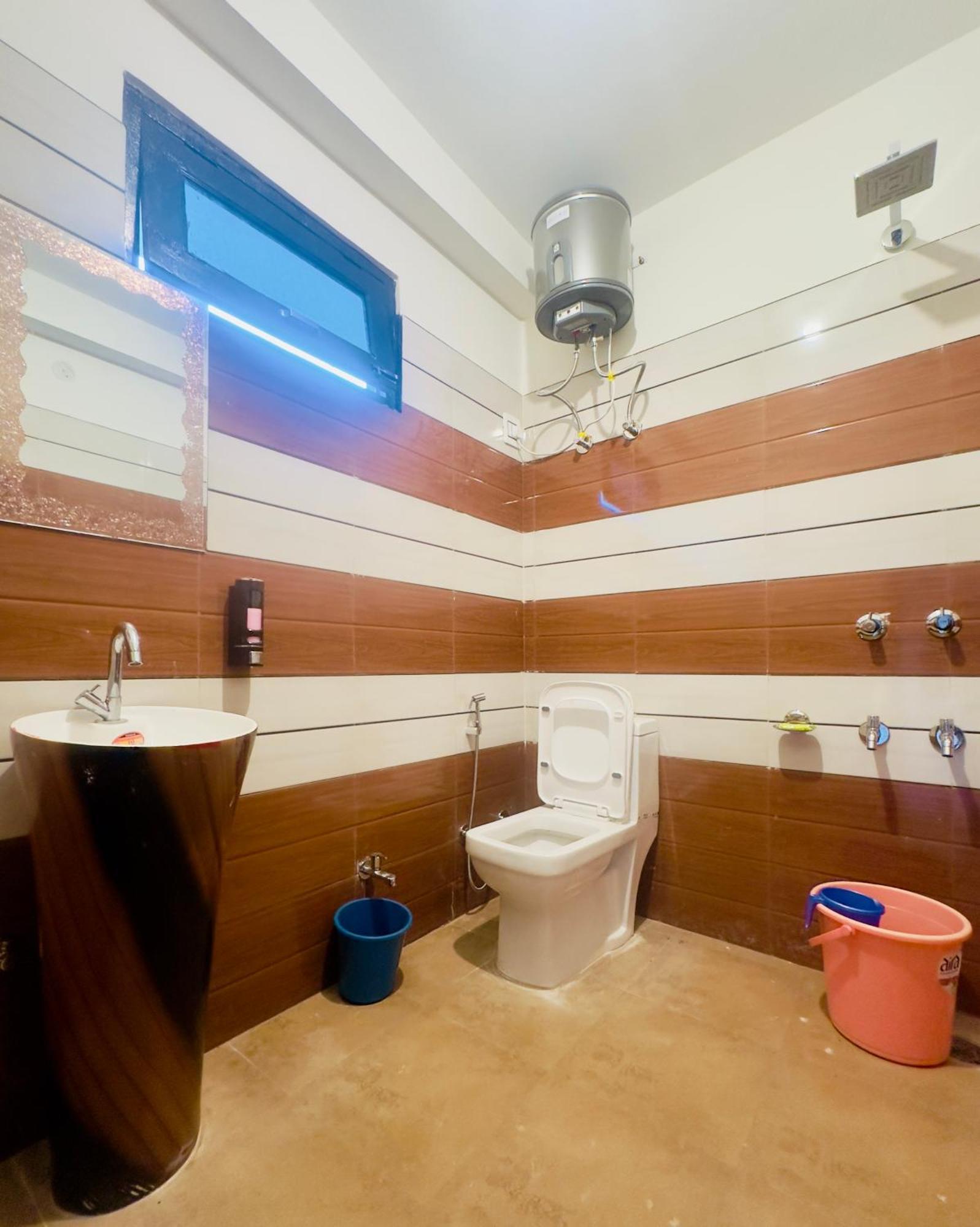 Rare House Hotel Kalgha Kültér fotó