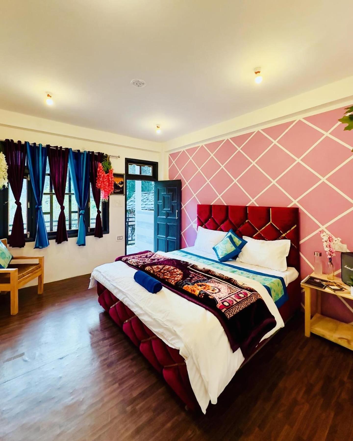 Rare House Hotel Kalgha Kültér fotó